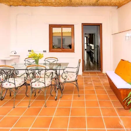 Casa Nova: Casa Comoda I Gran Centre De *