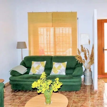 Casa Nova: Casa Comoda I Gran Centre De *