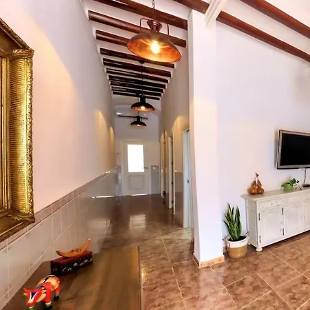 Casa Nova: Casa Comoda I Gran Centre De *