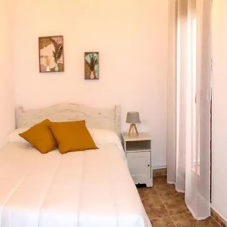 Casa Nova: Casa Comoda I Gran Centre De Nyaraló